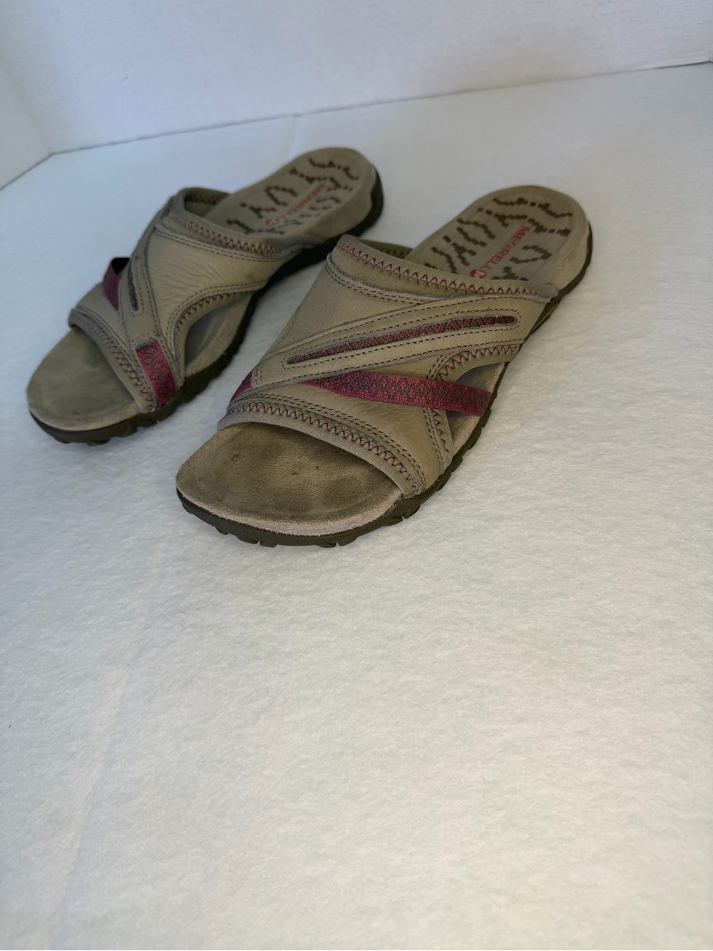 Merrell sandals size 6